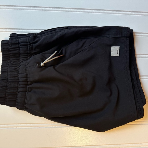 Vuori Dash Shorts - Picture 9 of 9